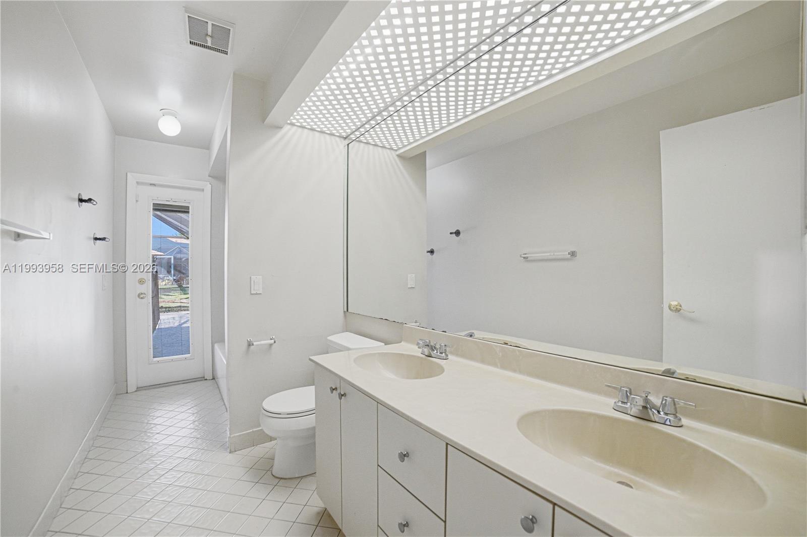 WEST GLEN - Residential