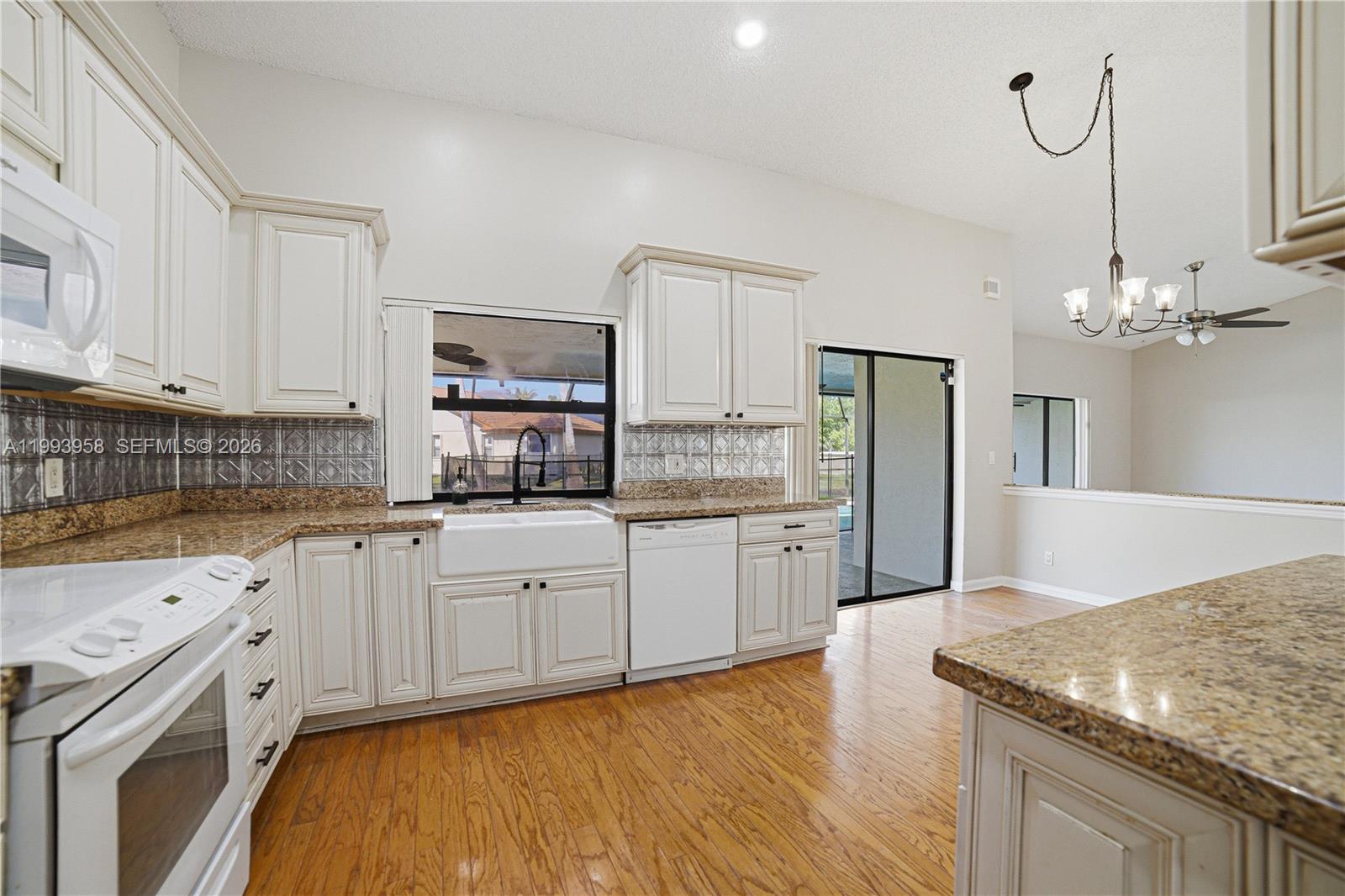 WEST GLEN - Residential