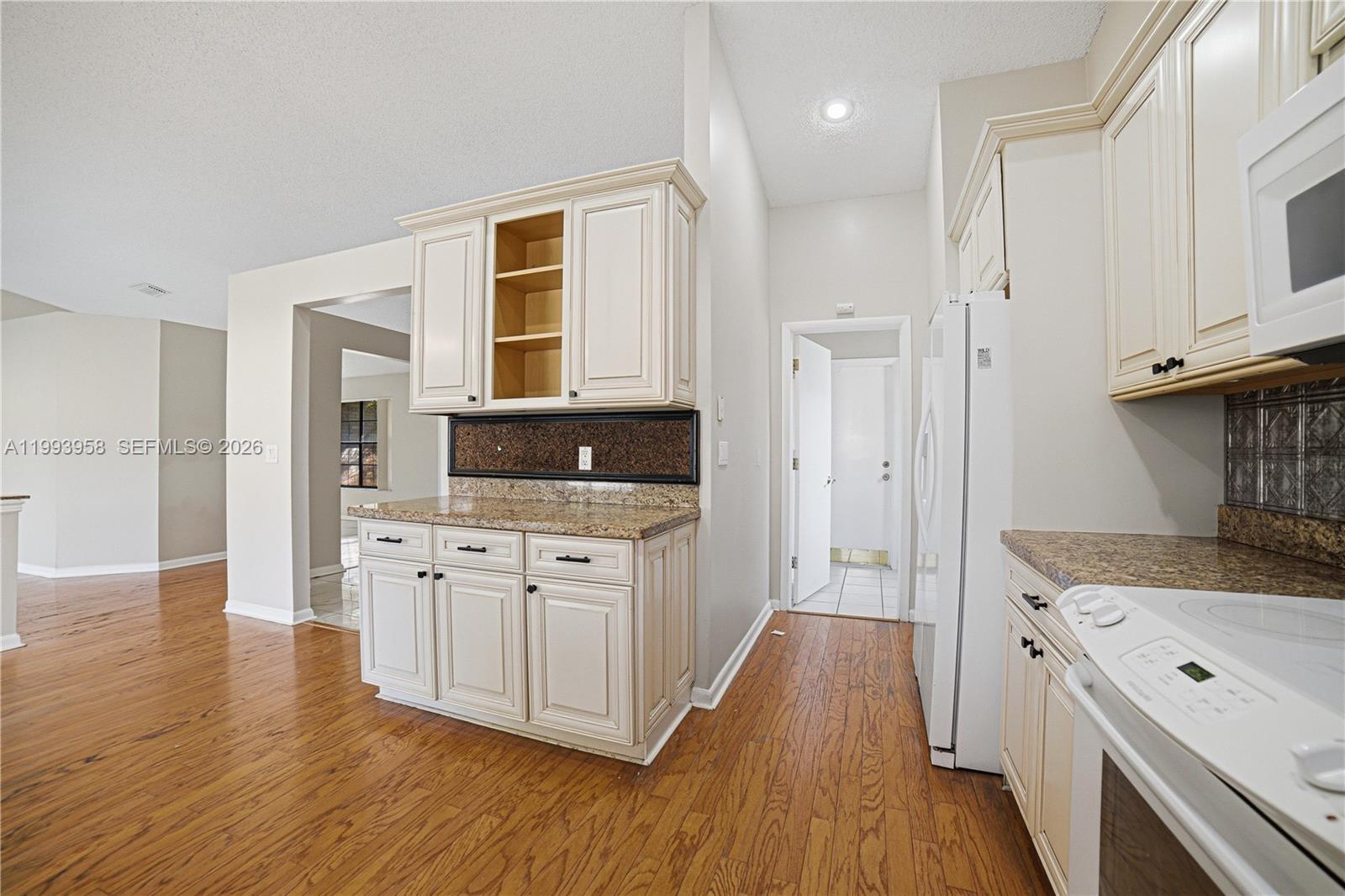 WEST GLEN - Residential