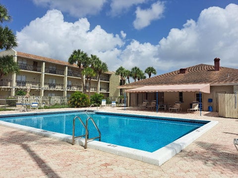 Tiny photo for 1500 N Congress Ave #C18, West Palm Beach, FL 33401 (MLS # A12075904)