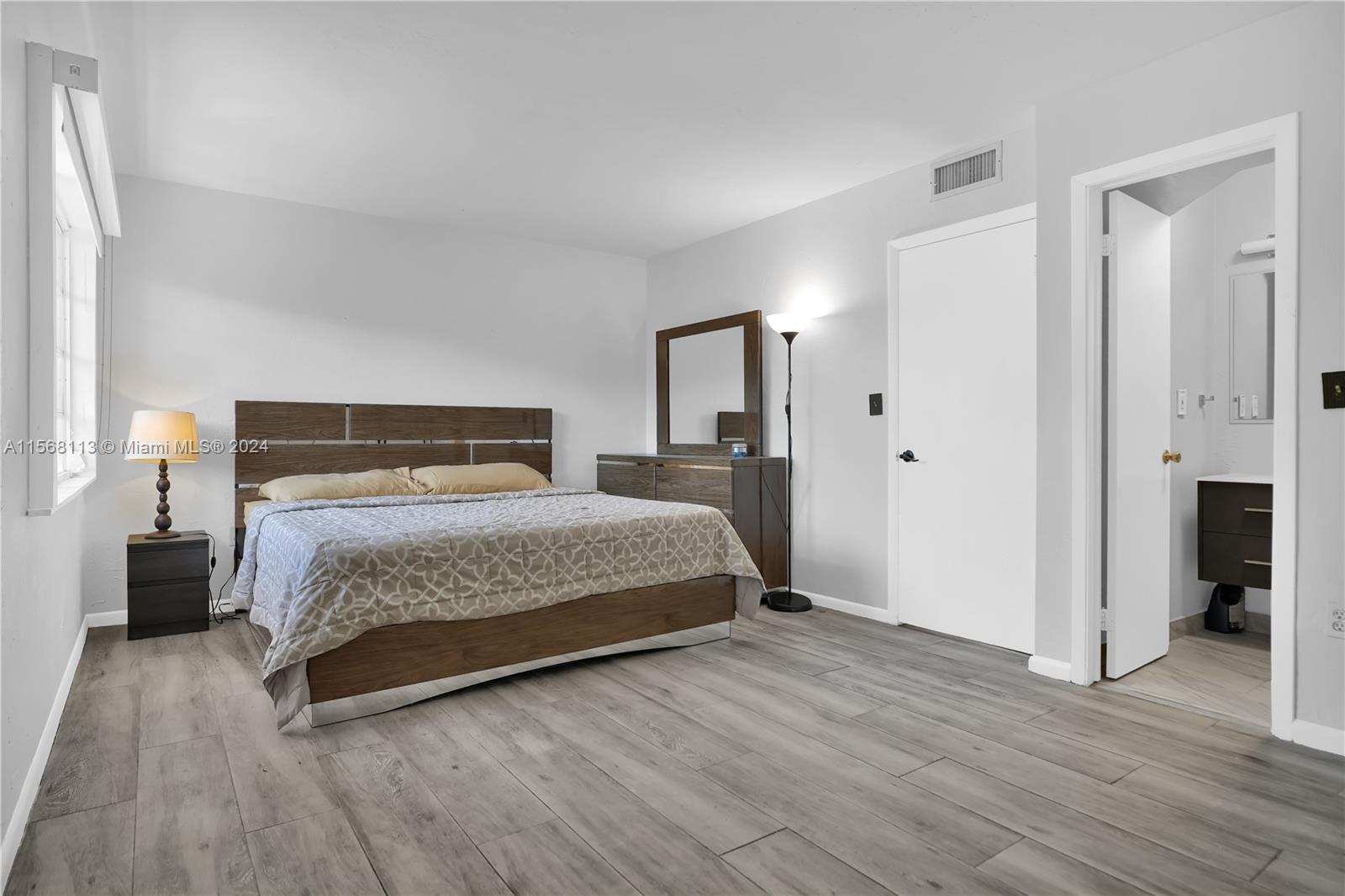 SUNSET PARK TOWN HOUSES - Residential Lease