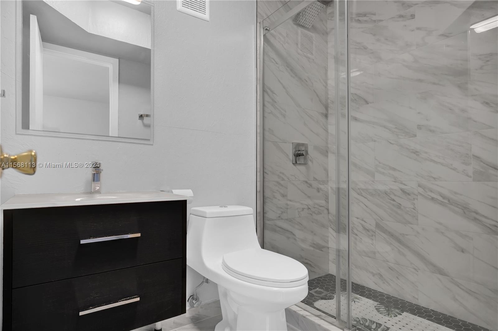SUNSET PARK TOWN HOUSES - Residential Lease