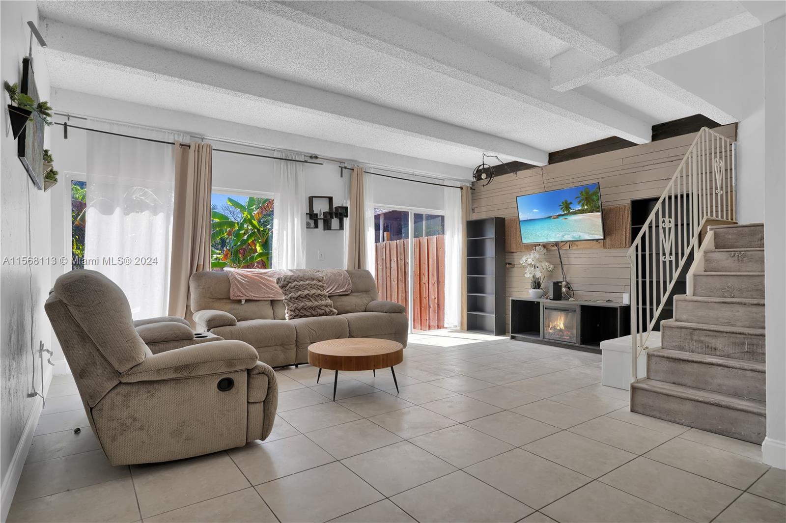 SUNSET PARK TOWN HOUSES - Residential Lease