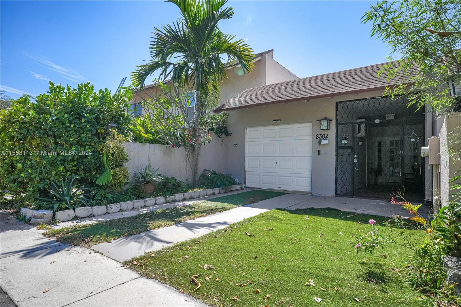 SUNSET PARK TOWN HOUSES - Residential Lease