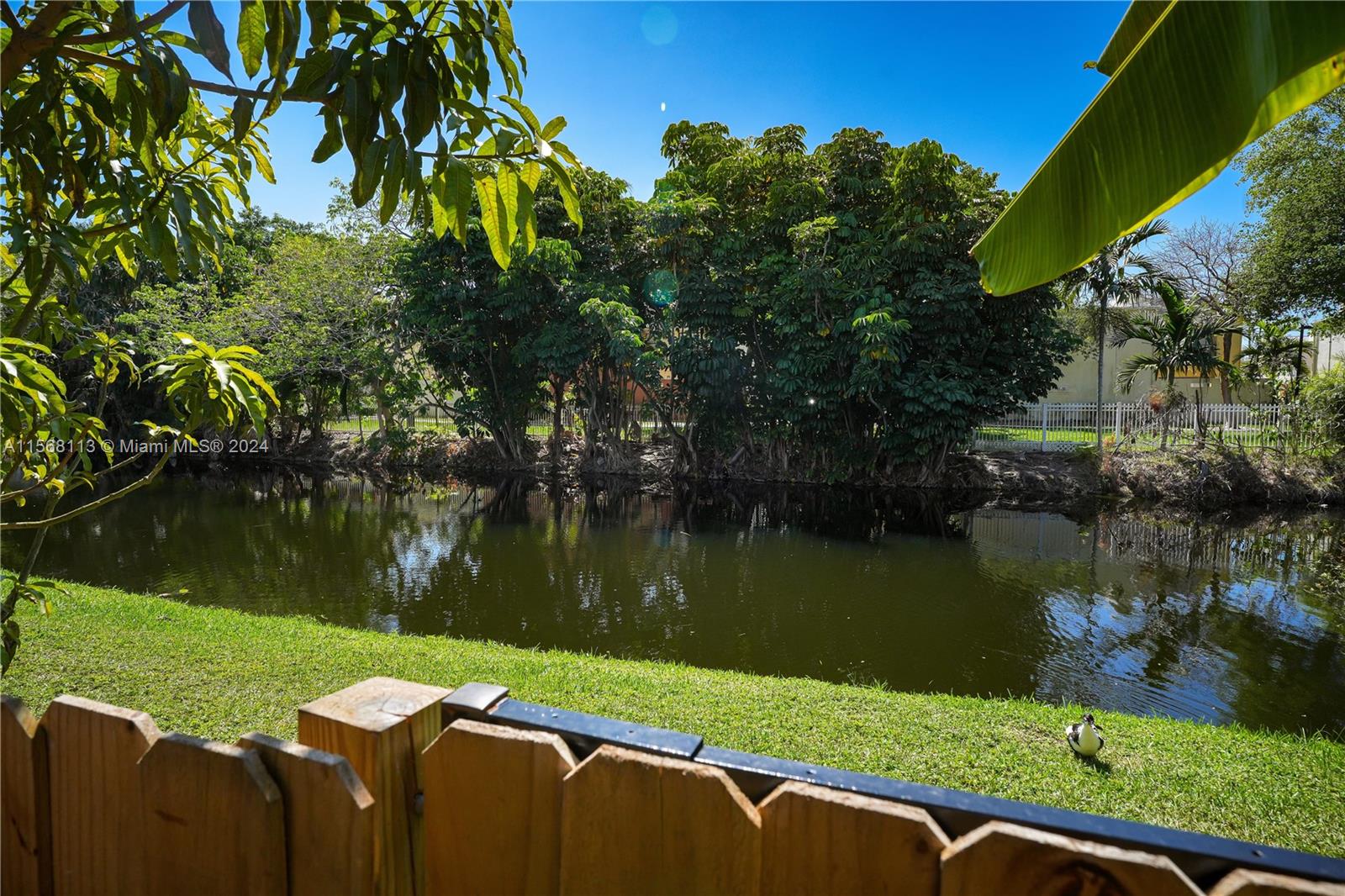 SUNSET PARK TOWN HOUSES - Residential Lease