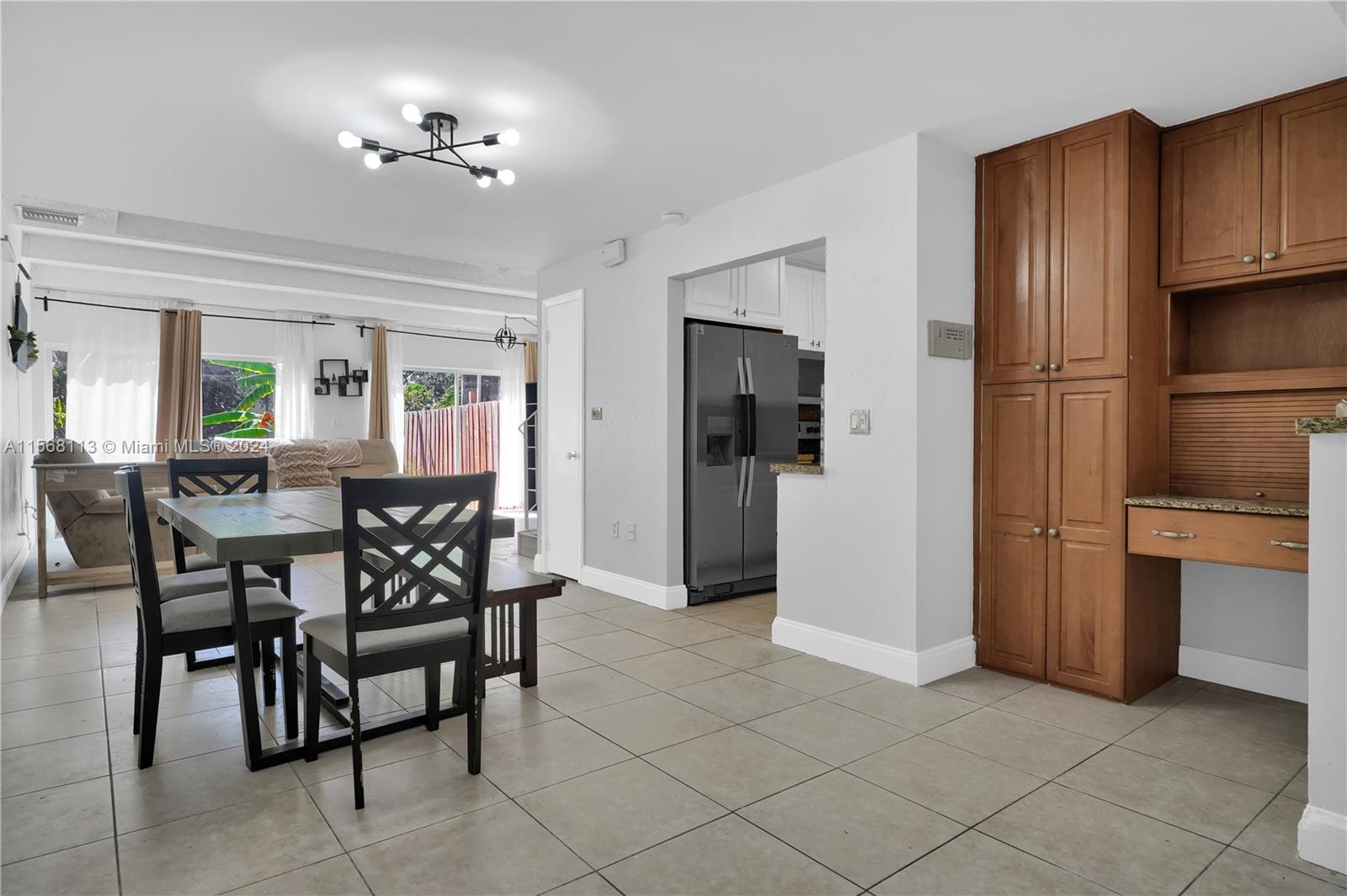 SUNSET PARK TOWN HOUSES - Residential Lease
