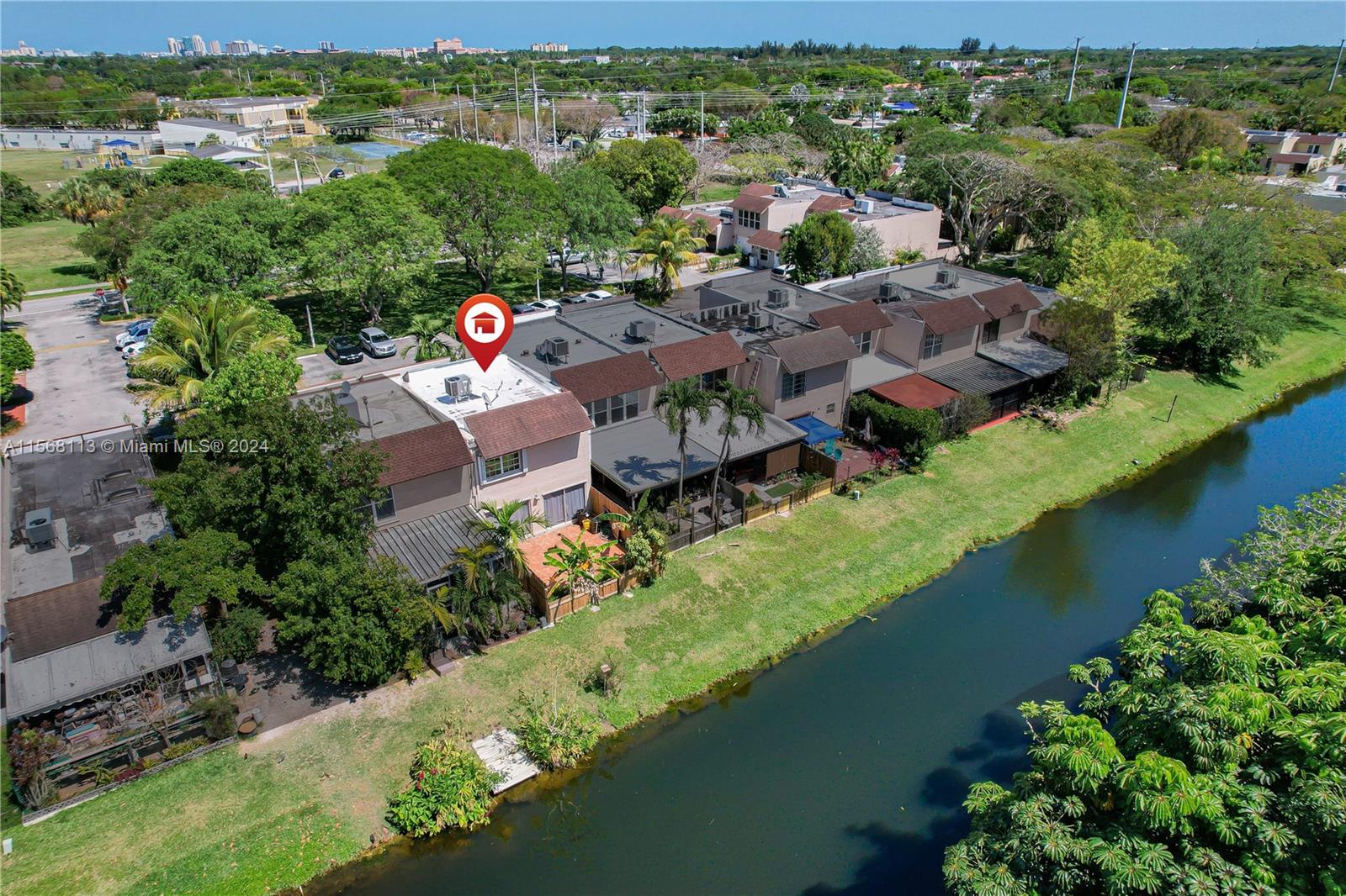 SUNSET PARK TOWN HOUSES - Residential Lease
