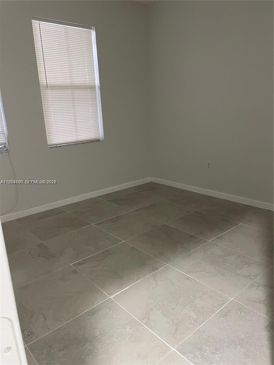 MARBELLA BAY - Residential