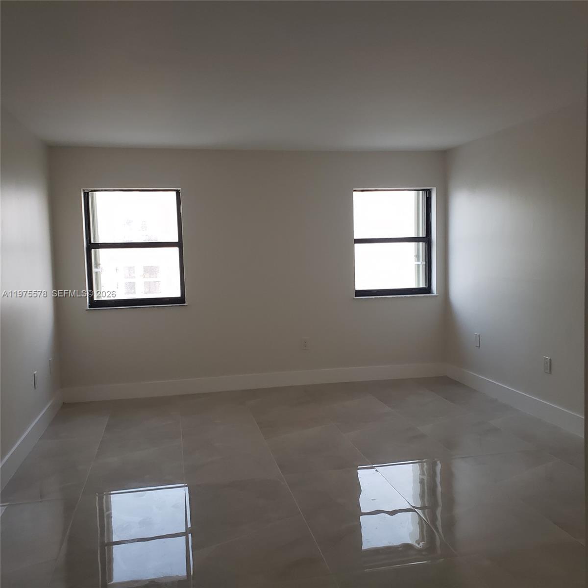 SUMMIT CONDO - Residential