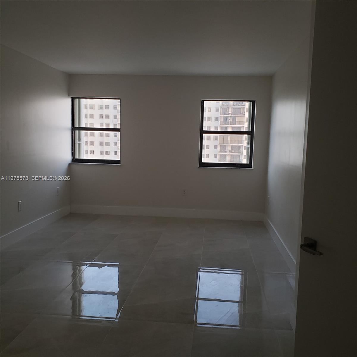 SUMMIT CONDO - Residential