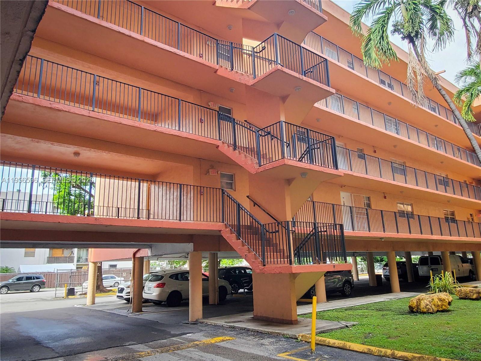 PALM-WEST GARDENS CONDO - Residential Lease