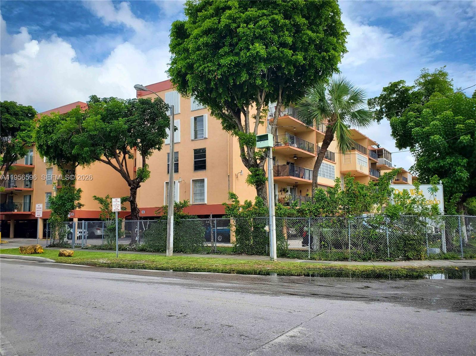 PALM-WEST GARDENS CONDO - Residential Lease