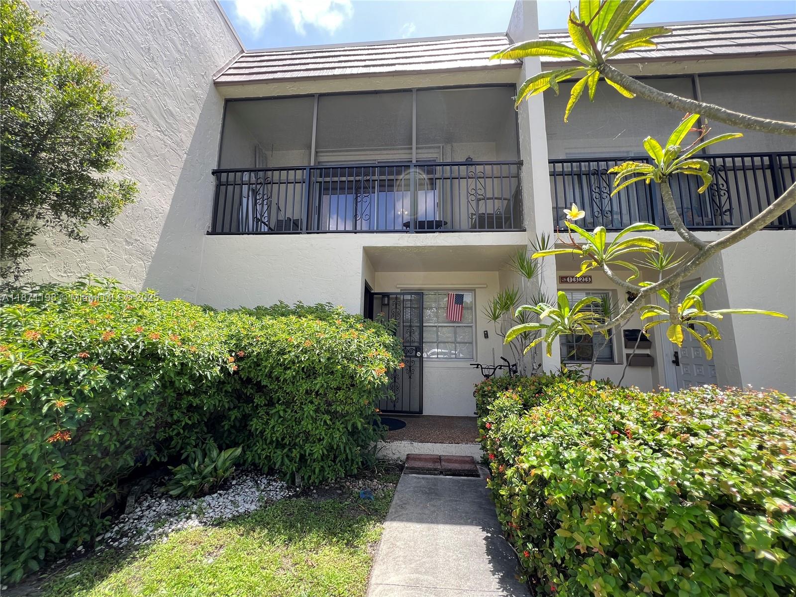 1325 N 15th Ave 23