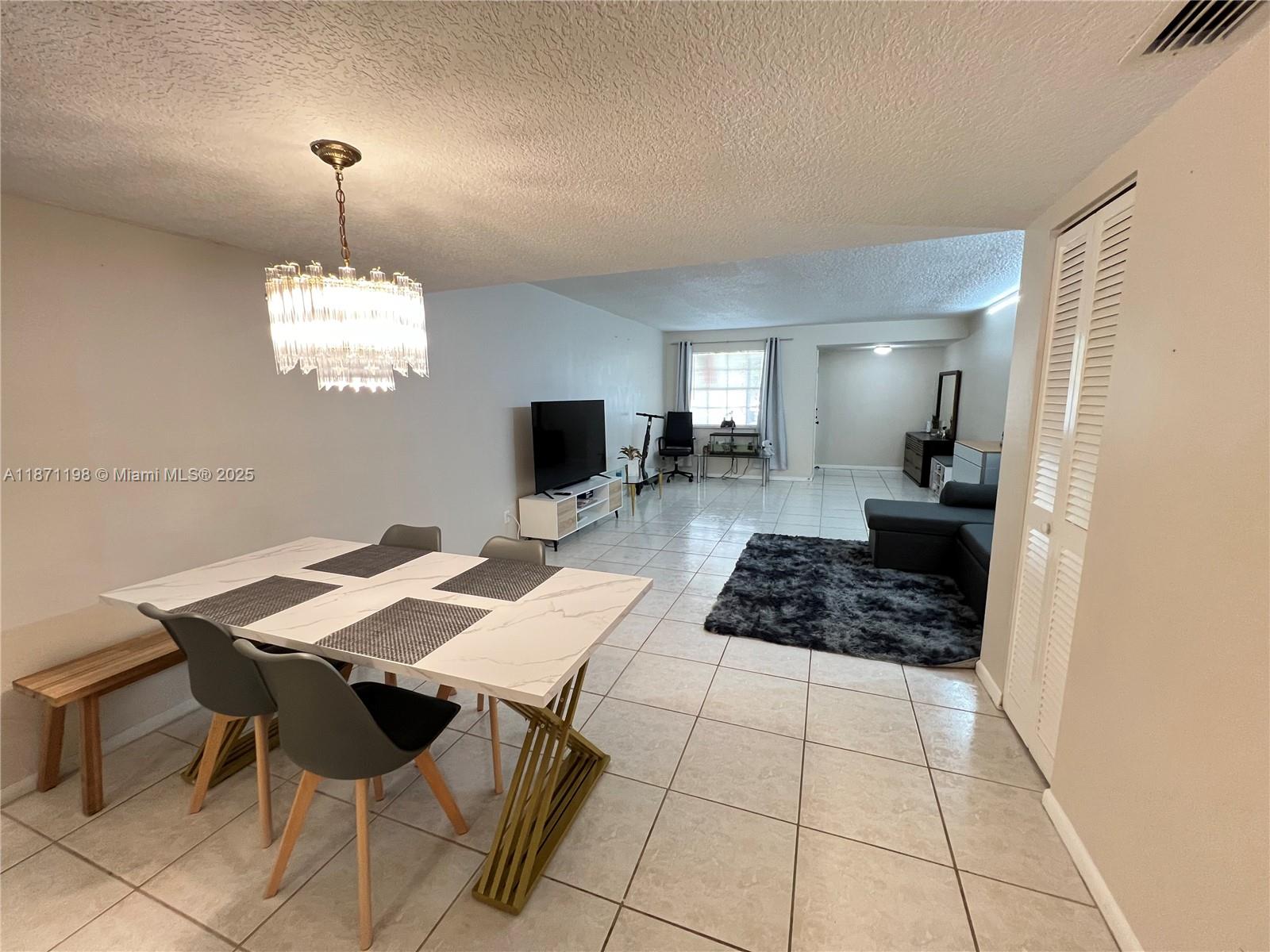 TOWNHOUSE VILLAS CONDO - Residential