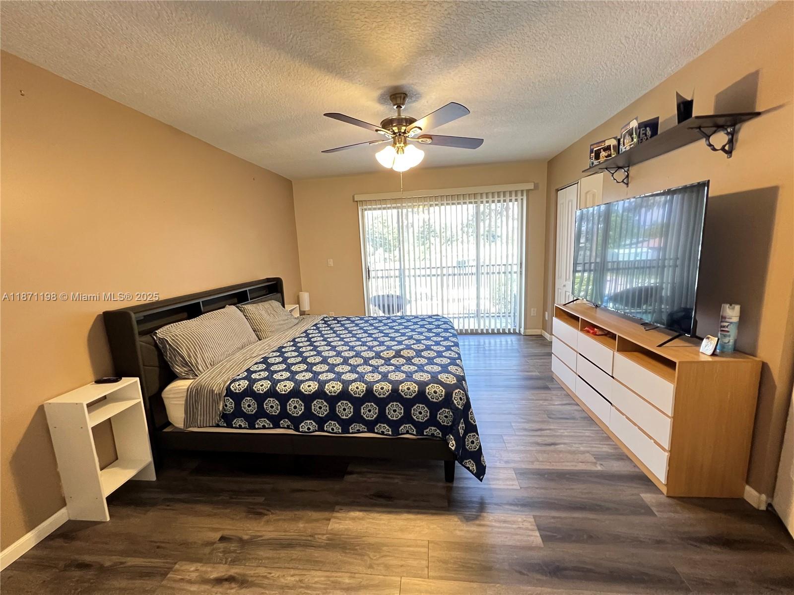 TOWNHOUSE VILLAS CONDO - Residential