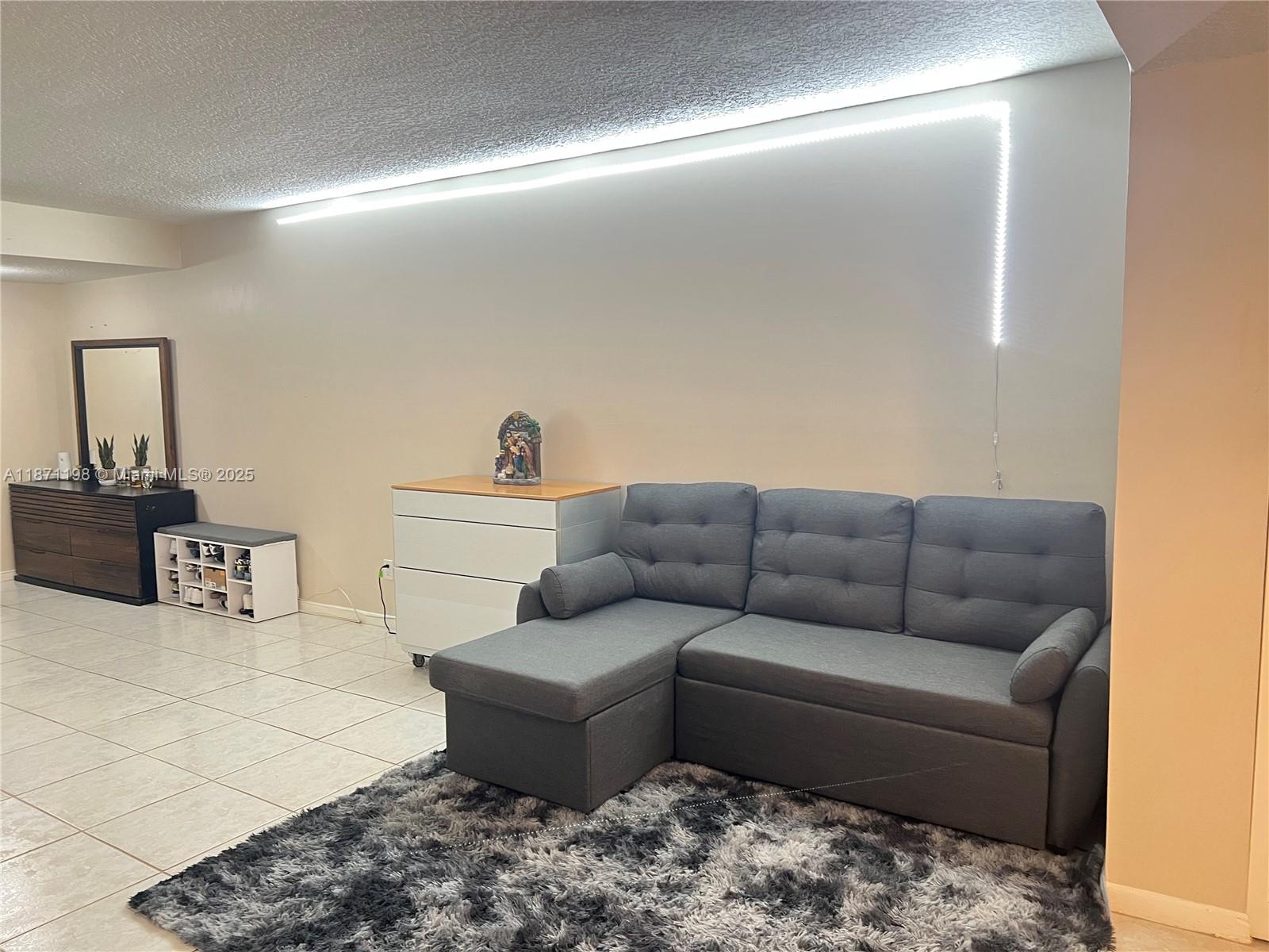 TOWNHOUSE VILLAS CONDO - Residential