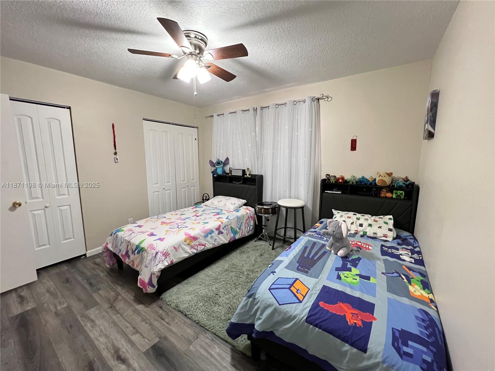 TOWNHOUSE VILLAS CONDO - Residential