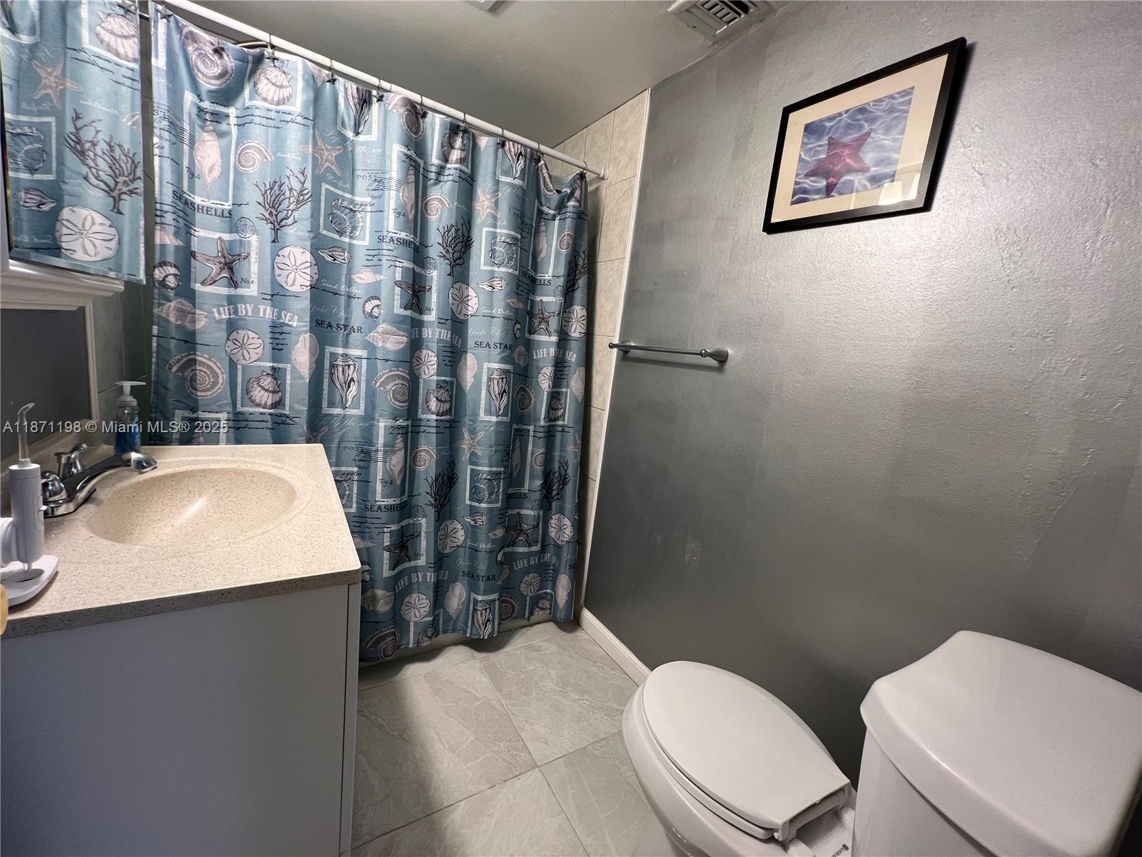 TOWNHOUSE VILLAS CONDO - Residential