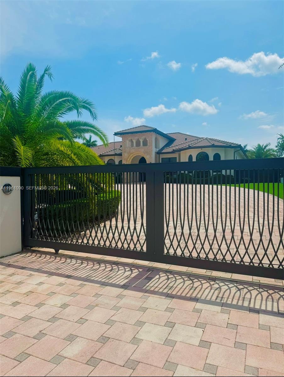 SWEETWATER ESTS SUB - Residential