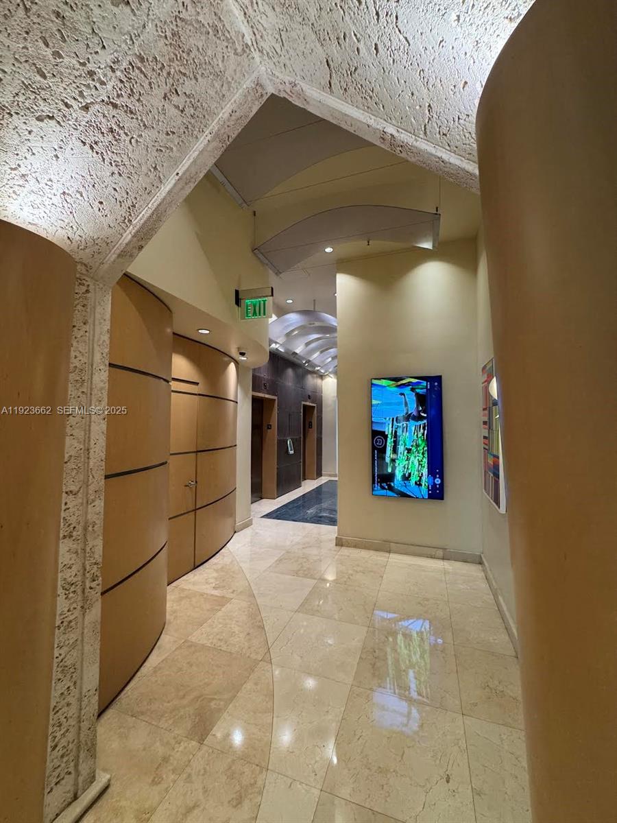 SOUTH POINTE TOWERS CONDO - Residential