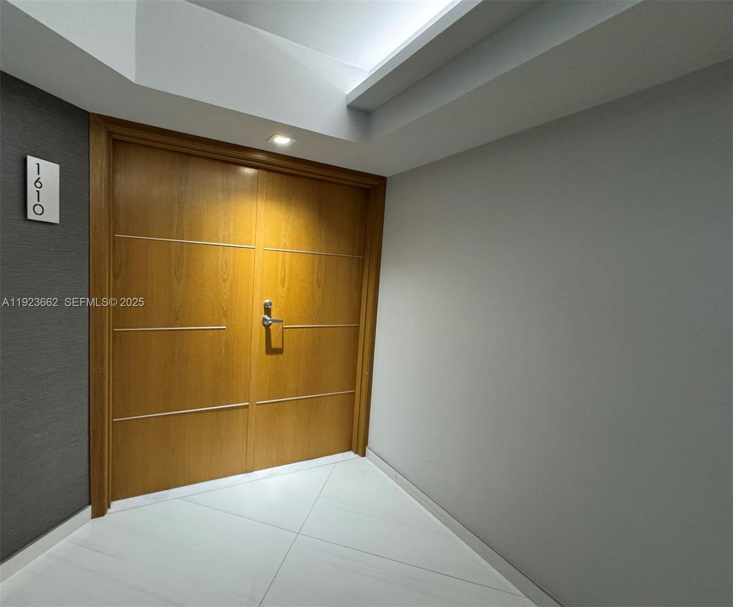 SOUTH POINTE TOWERS CONDO - Residential