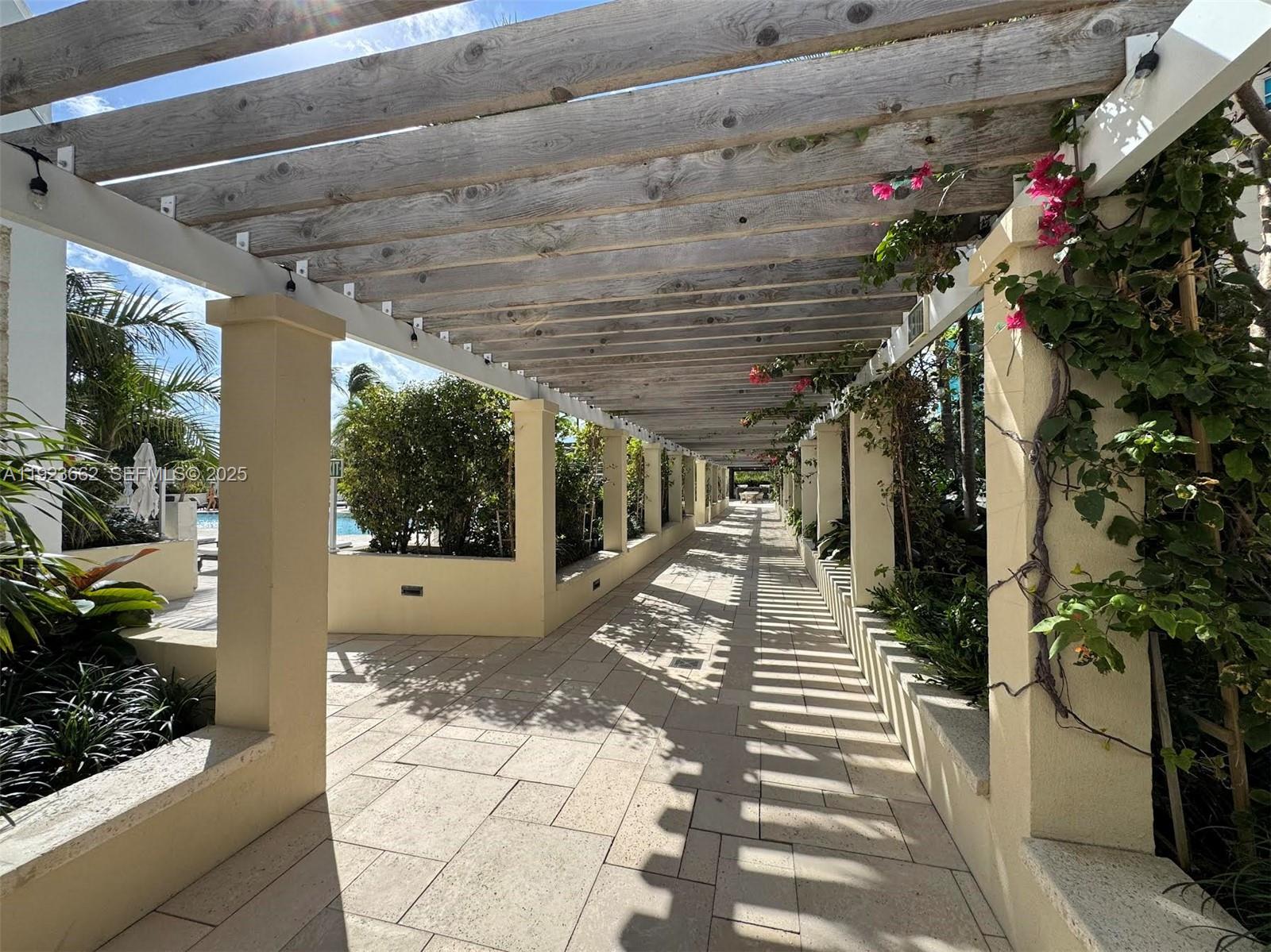 SOUTH POINTE TOWERS CONDO - Residential