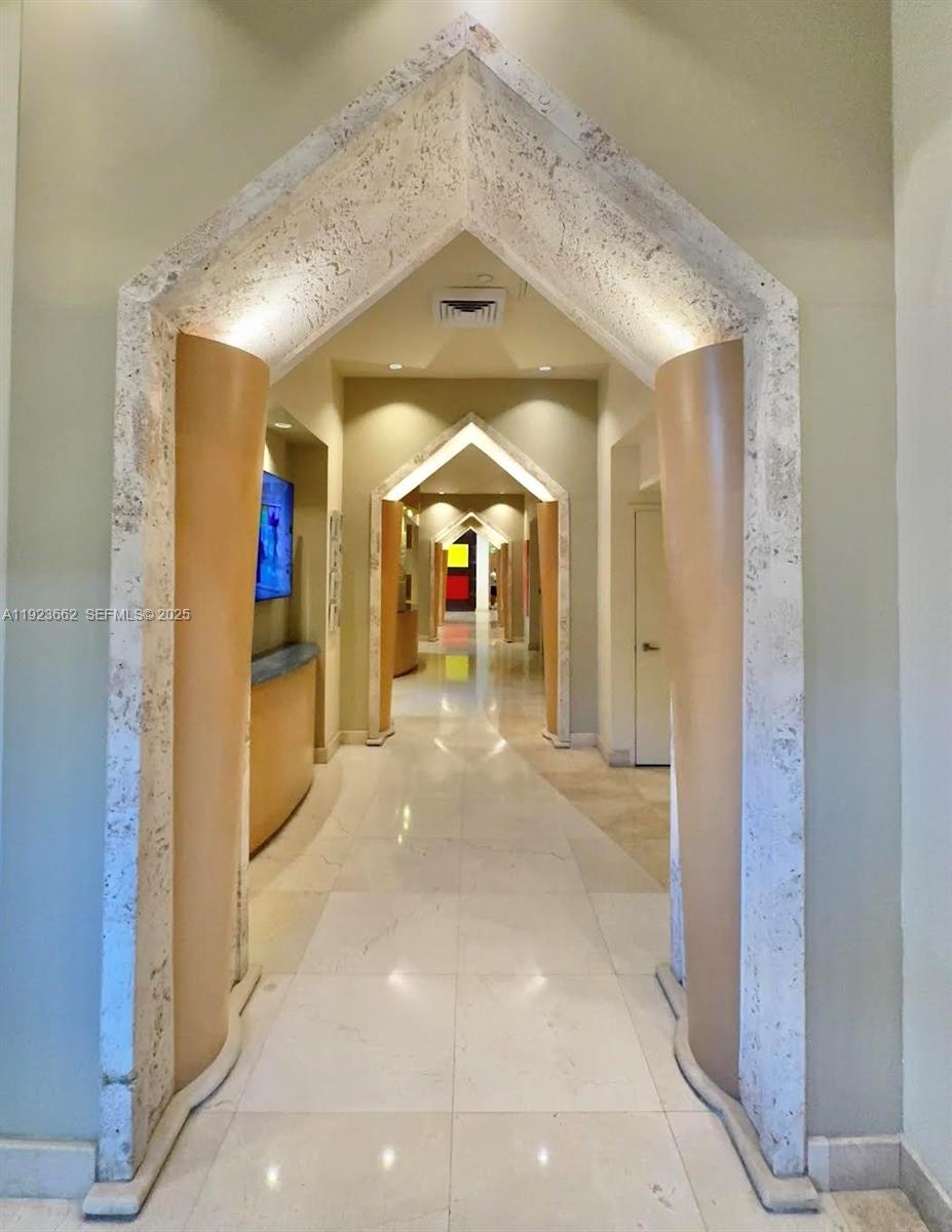 SOUTH POINTE TOWERS CONDO - Residential