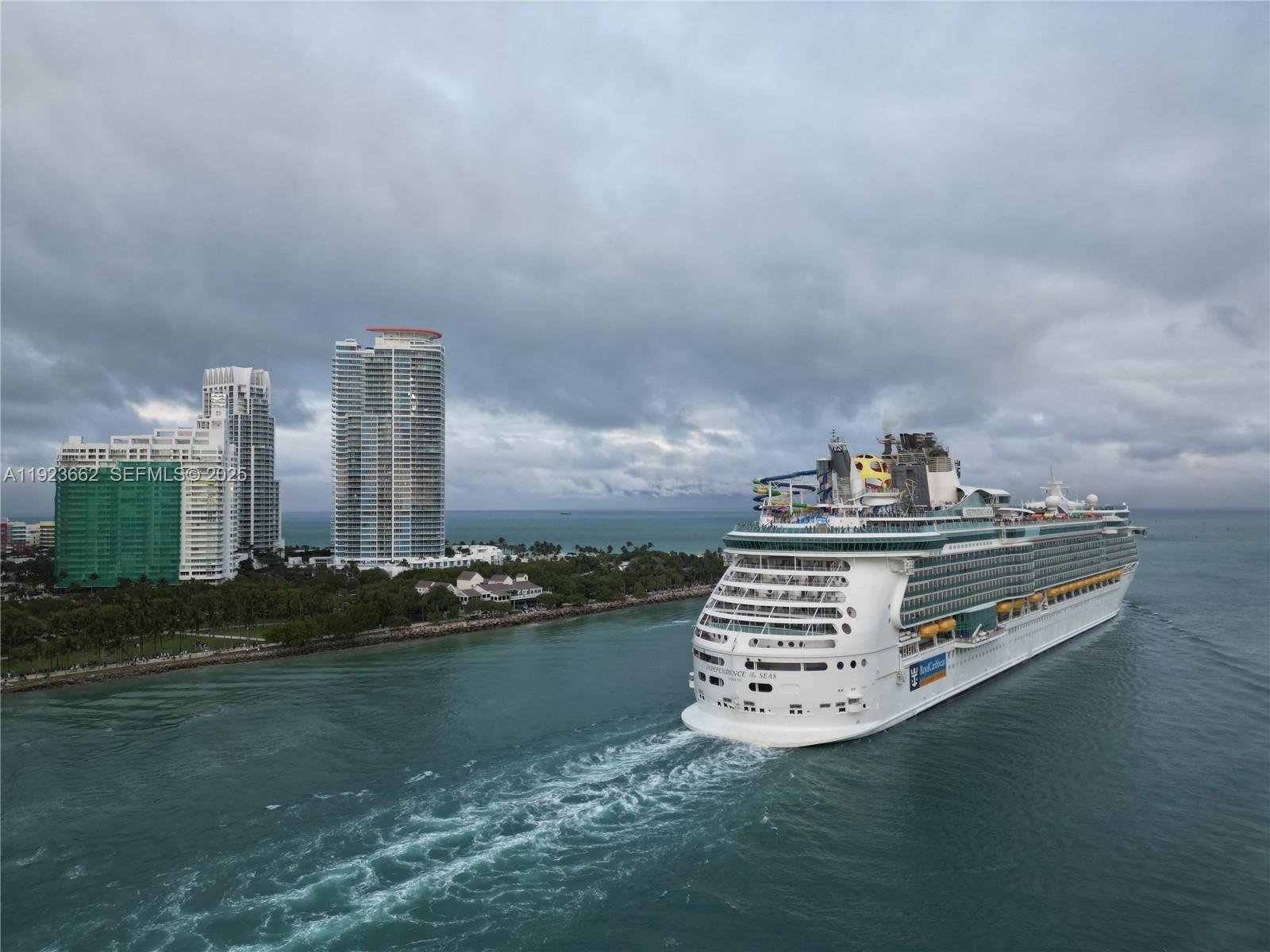 SOUTH POINTE TOWERS CONDO - Residential