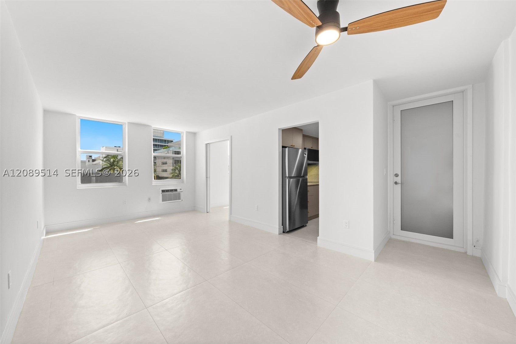 335 Collins Ave 407
