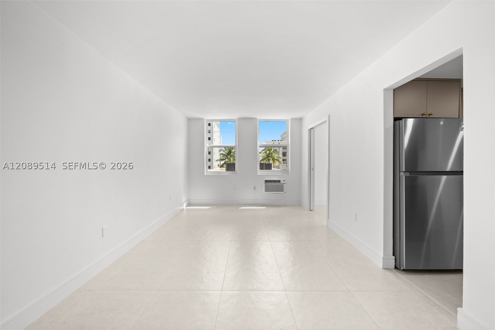 335 Collins Ave 407