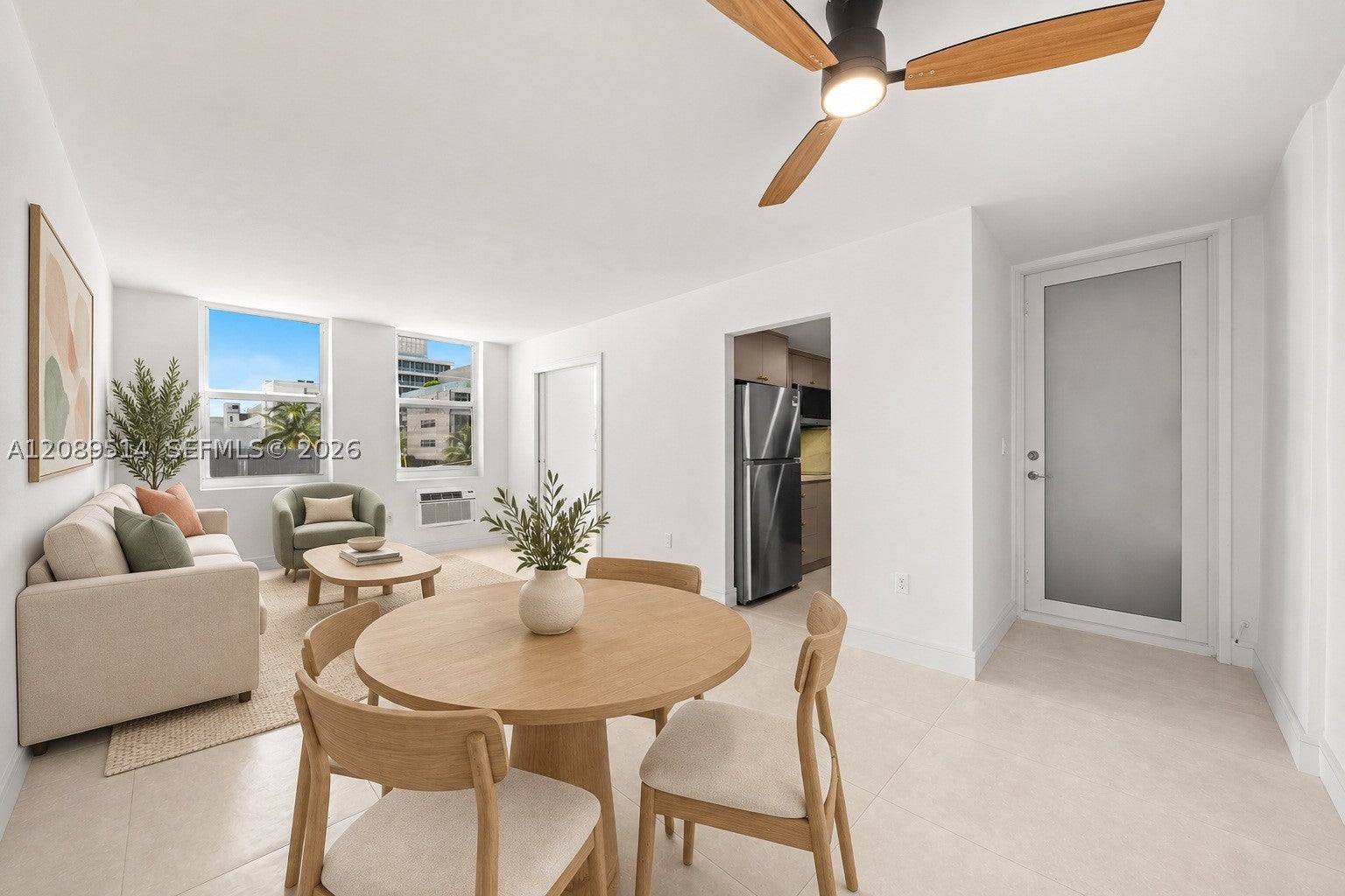 335 Collins Ave 407