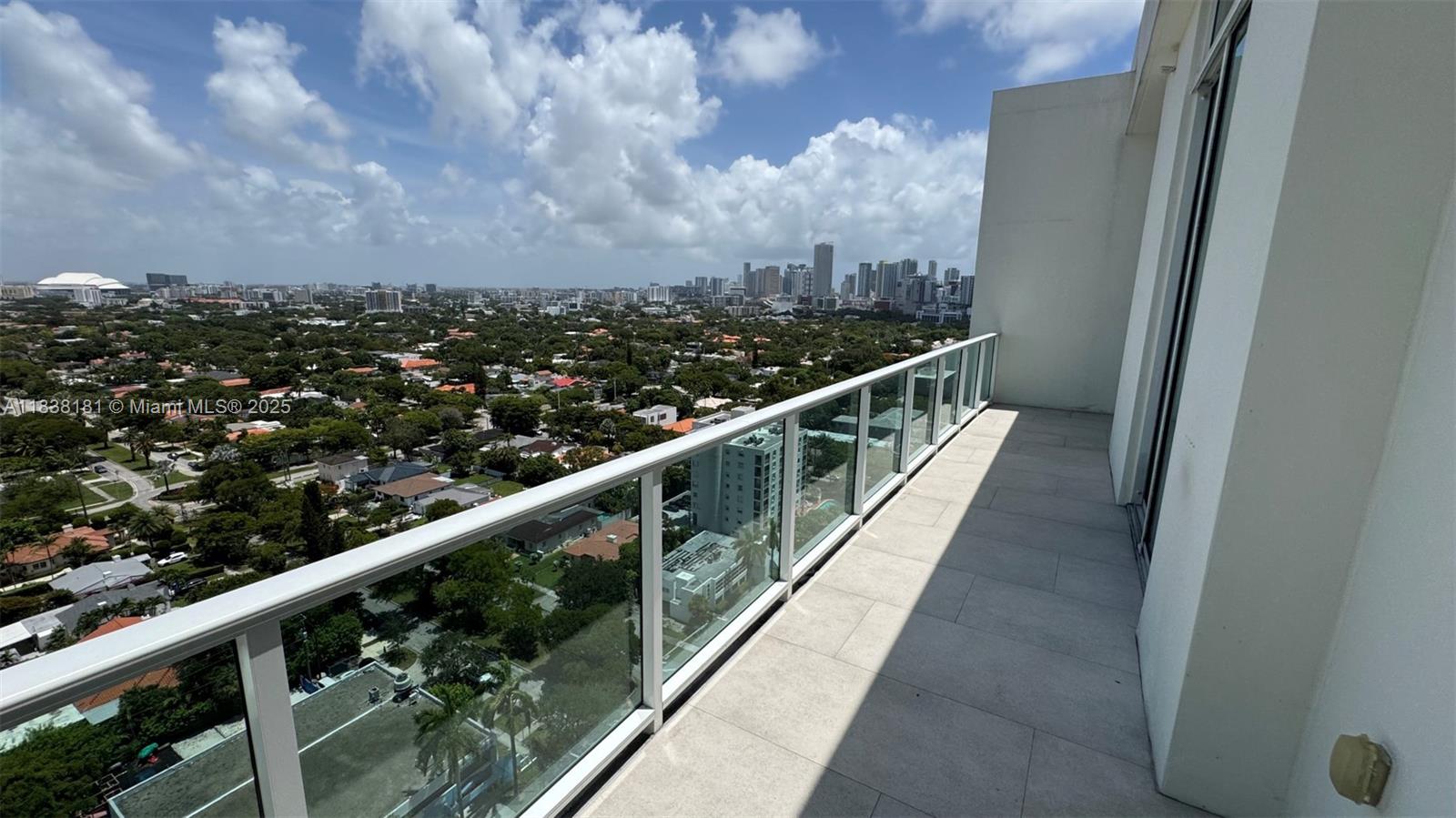 2525 SW 3rd Ave PH-06