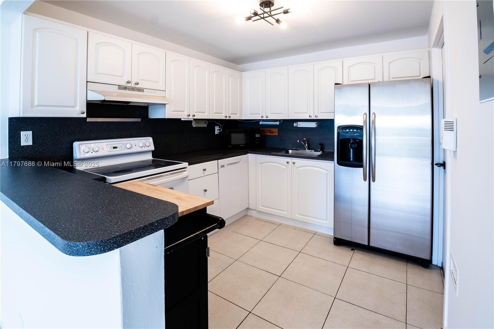 1220 71st St 46, Miami Beach, Miami-Dade County, Florida - 1 Bedrooms  
2 Bathrooms - 
