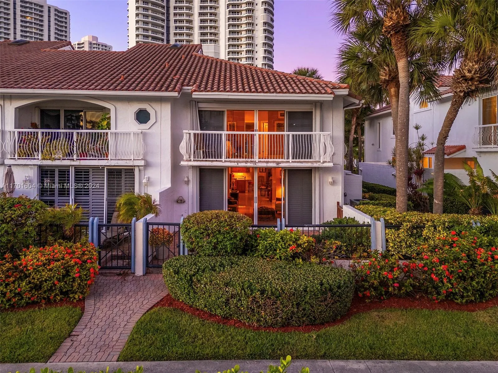 Aventura, Florida 33180, United States, 4 Bedrooms Bedrooms, ,3 BathroomsBathrooms,Residential,Active,28643