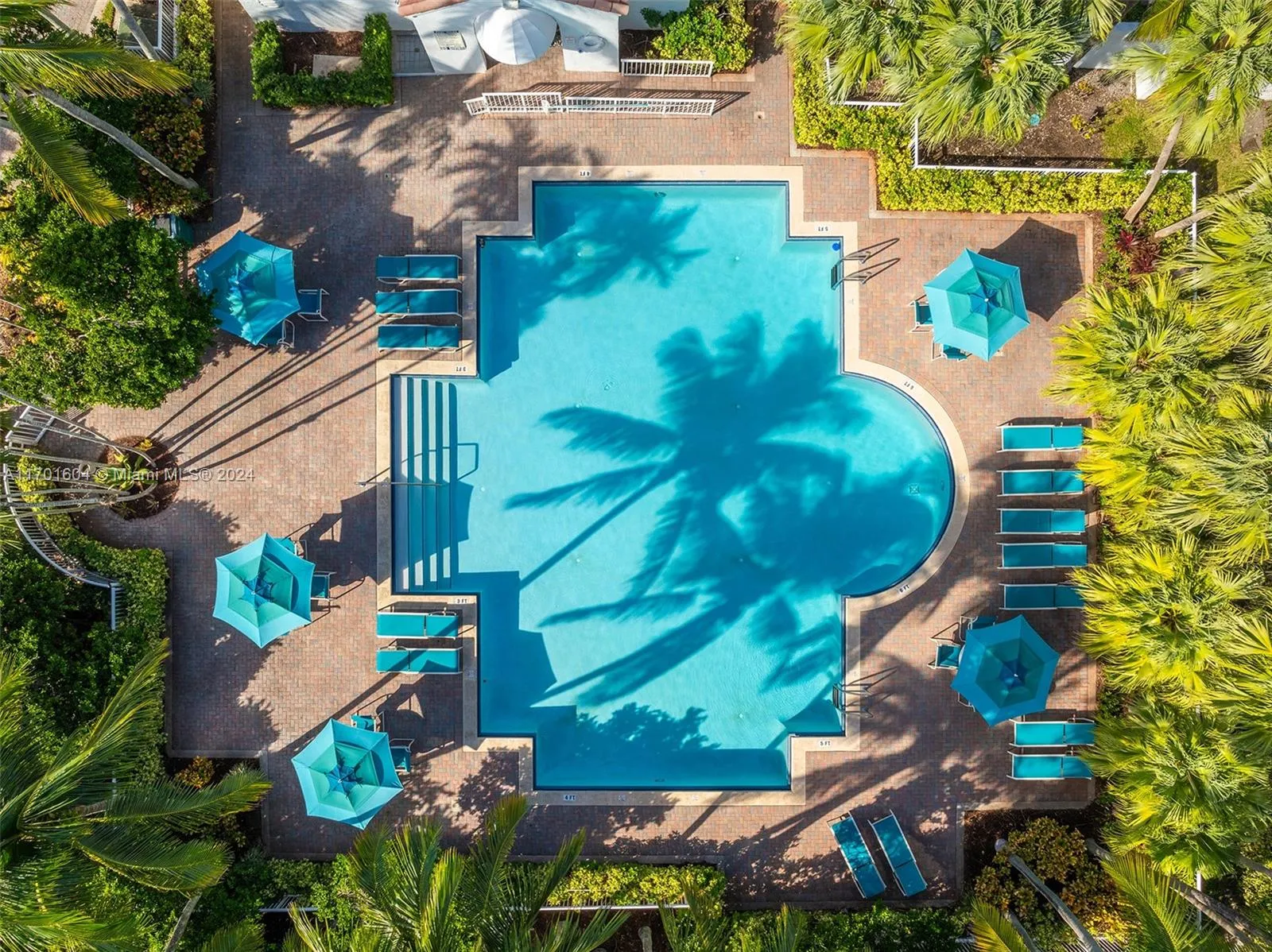 Aventura, Florida 33180, United States, 4 Bedrooms Bedrooms, ,3 BathroomsBathrooms,Residential,Active,28643