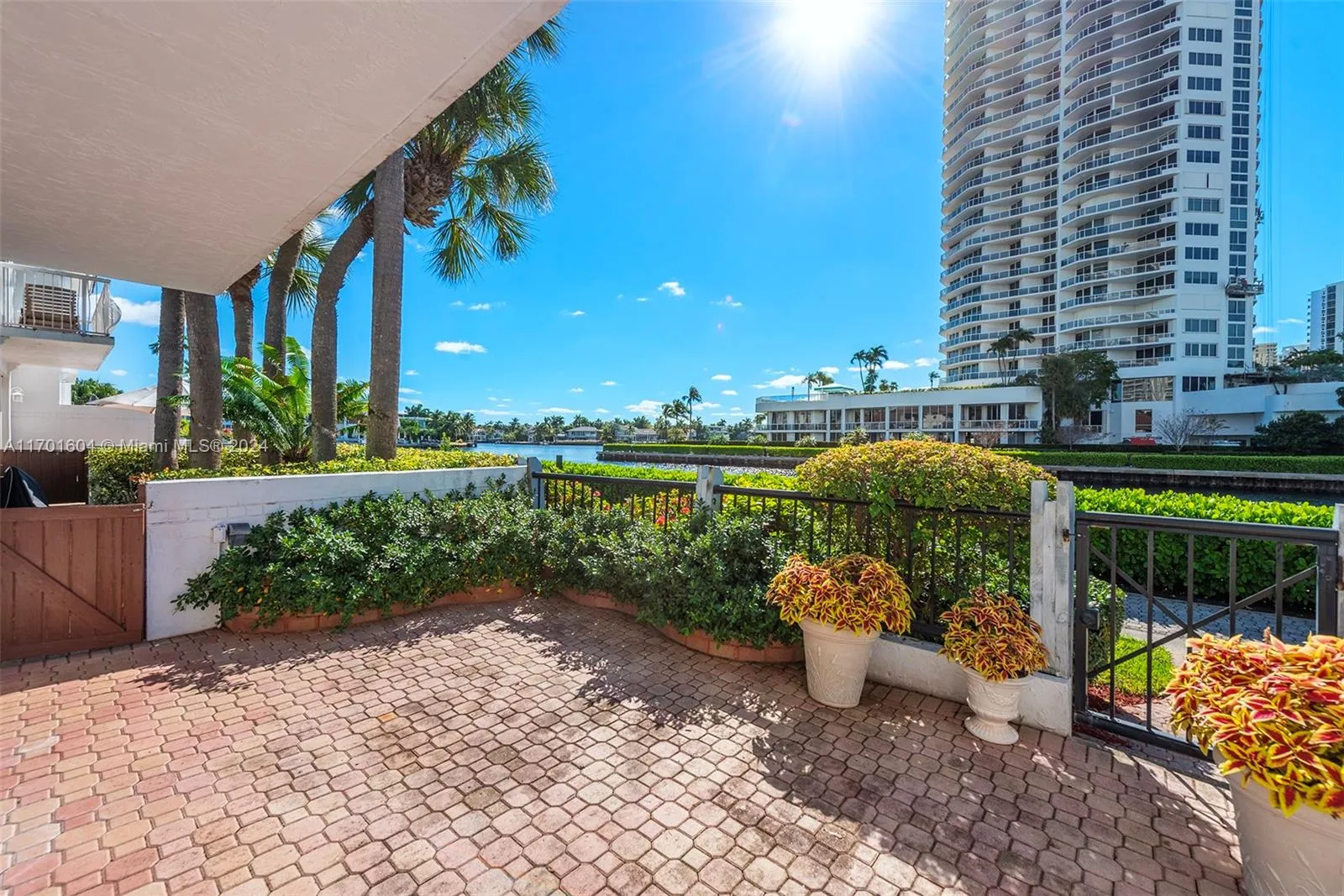 Aventura, Florida 33180, United States, 4 Bedrooms Bedrooms, ,3 BathroomsBathrooms,Residential,Active,28643