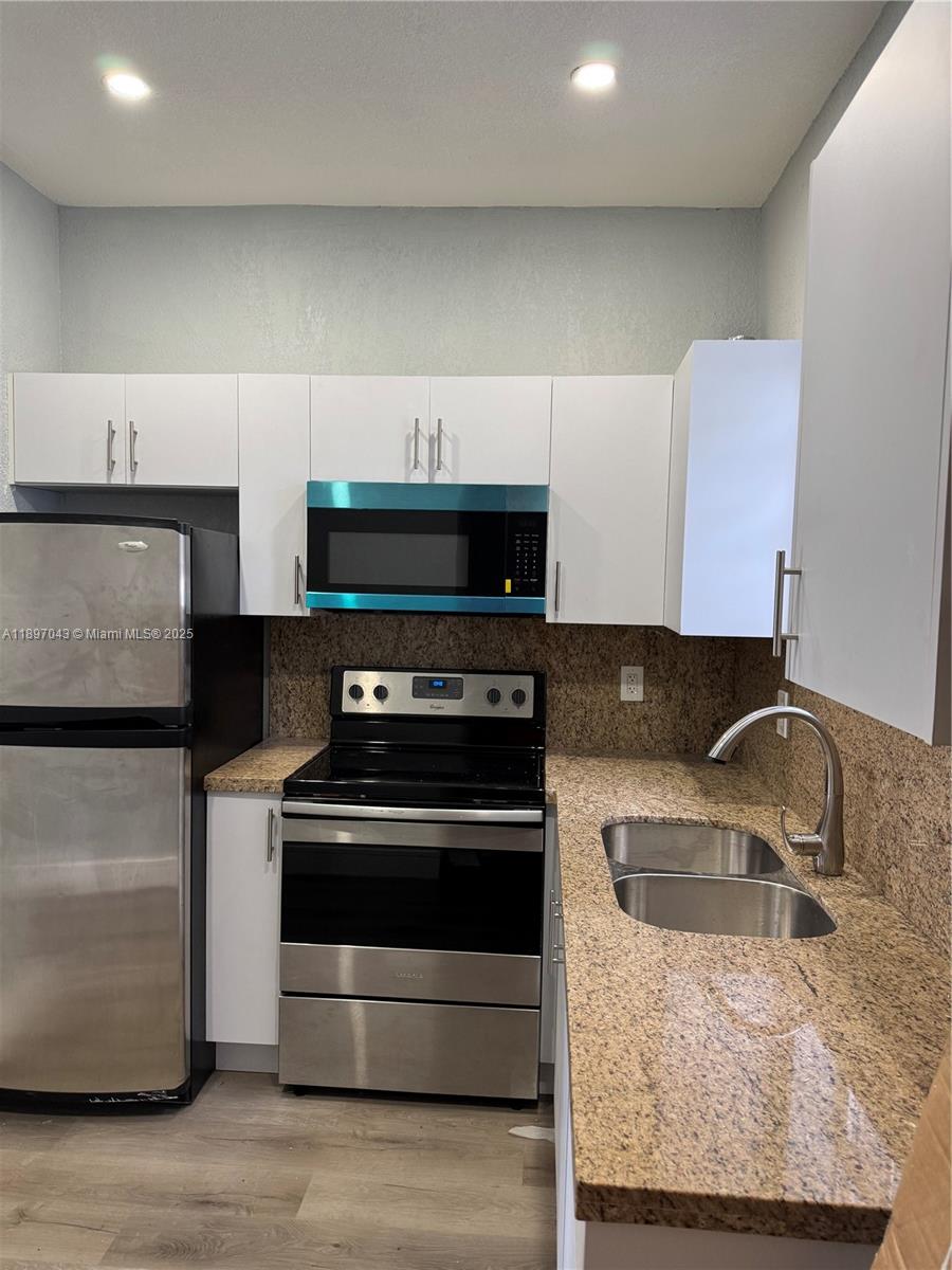 SECURITY HOMESITES - Residential Lease