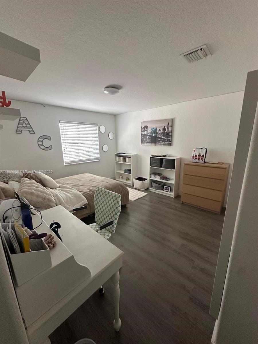 SECTOR 2-PARCELS 12 13 14 - Residential Lease