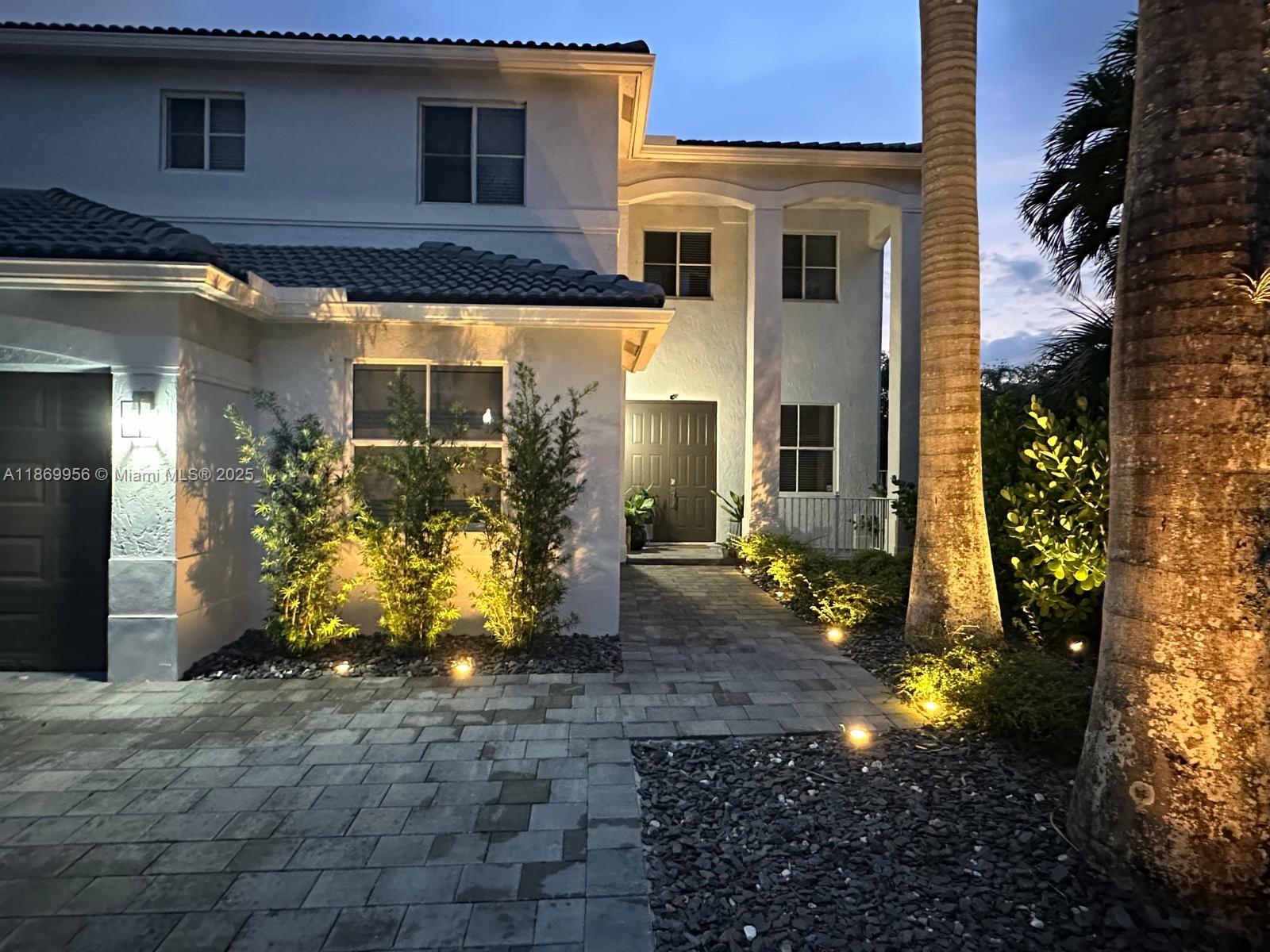 Luxury Renovated Rental in Savanna
Beautifully updated home offering 6 spacious bedrooms, a dedicated office, and 4 full bathrooms—ideal for growing families or those seeking refined comfort. The expanded primary suite features a renovated en-suite bath and a large walk-in closet. Enjoy your own private club lifestyle in Weston with a generous backyard, a newly built pool, and a redesigned front façade and driveway that enhances curb appeal and elegance. Located in the prestigious Savanna community, residents enjoy 3 resort-style pools, water slide, party rooms, business center, soccer field, new pickleball court, and jogging trail. Exclusive member activities include sports clinics, Zumba, and more. Pet-friendly. Top-rated schools in Weston. No association approval required.