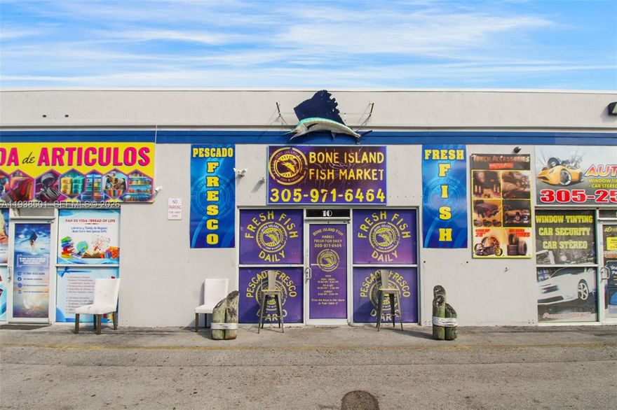 Great opportunity for a business investment in the heart of Cutler Bay,FISH MARKET equipped with 20 years of successful operation, a steady clientele thanks to its quality of service and fresh products, a 5-star rating, and most importantly; annual sales between 500K to 800K , with the possibility of increasing them delivery and takeout. Seller motivated by retirement, training included in the transaction.