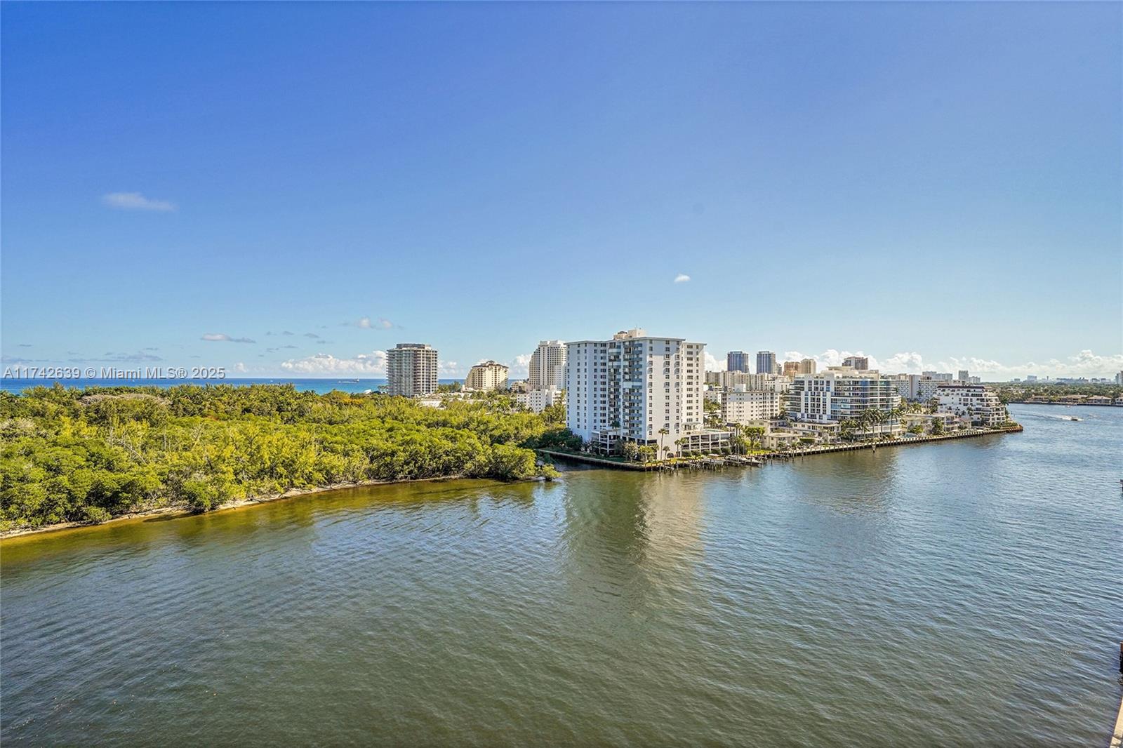 CORINTHIAN ON THE INTRACO - Residential