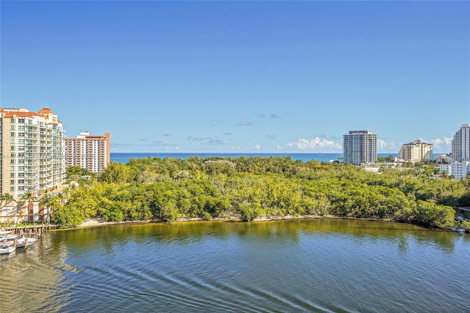 CORINTHIAN ON THE INTRACO - Residential