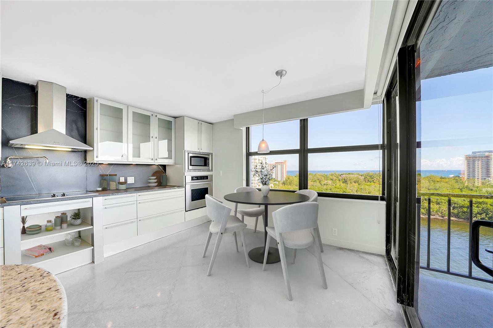 CORINTHIAN ON THE INTRACO - Residential