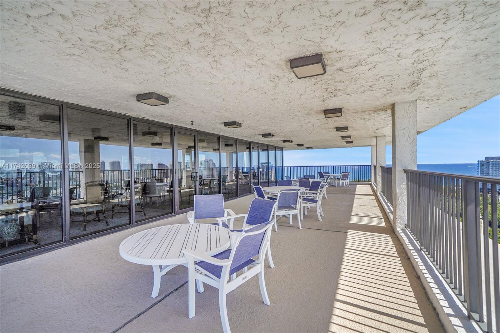 CORINTHIAN ON THE INTRACO - Residential