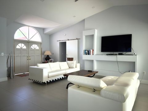 10422 NW 50th Pl Coral Springs FL 33076