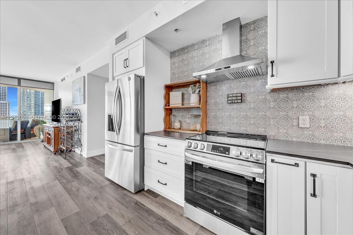 IVY CONDO - Residential