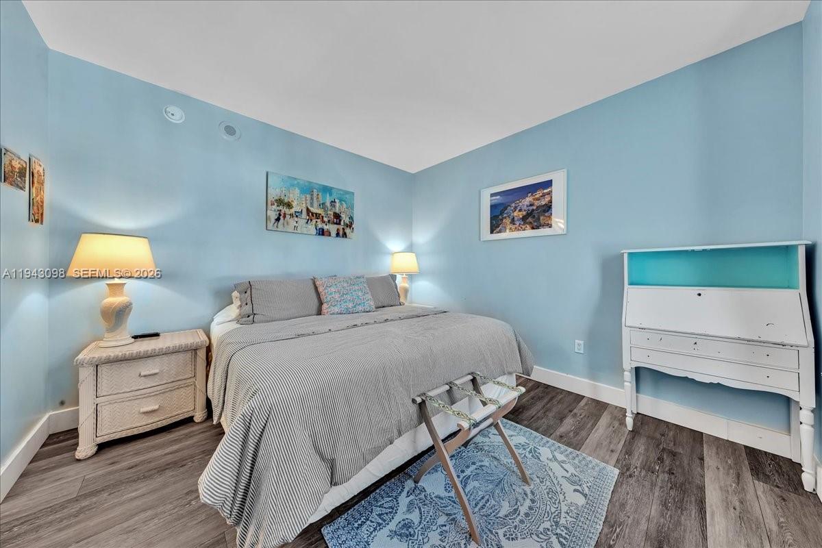 IVY CONDO - Residential