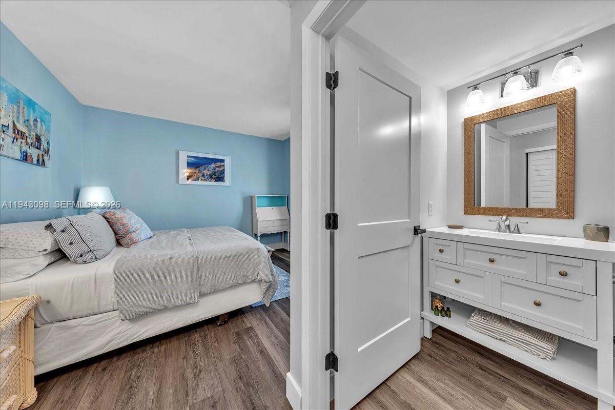 IVY CONDO - Residential