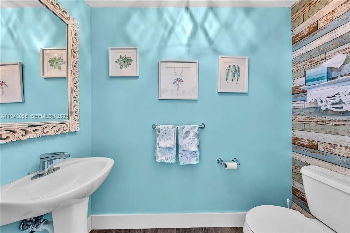 IVY CONDO - Residential