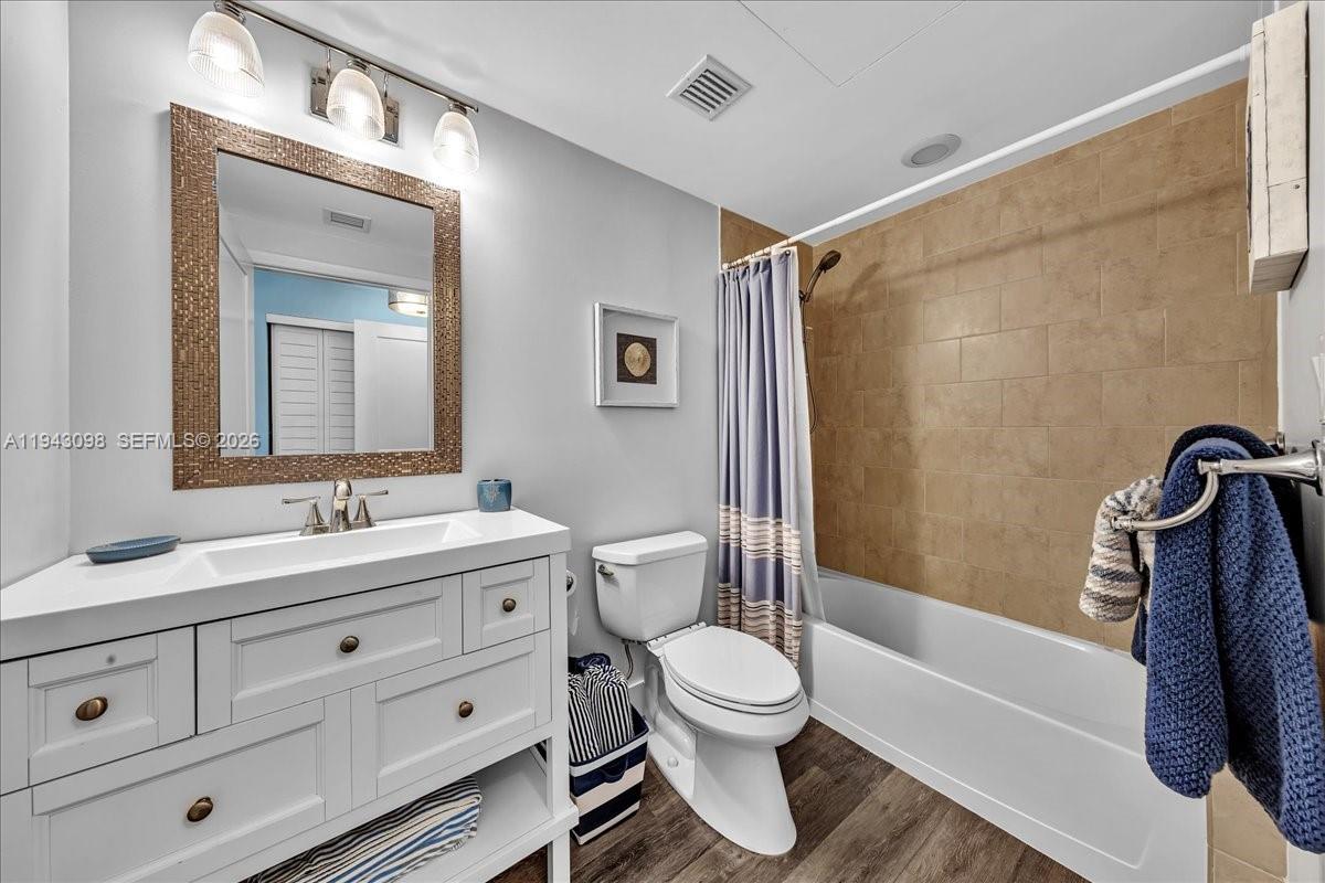 IVY CONDO - Residential